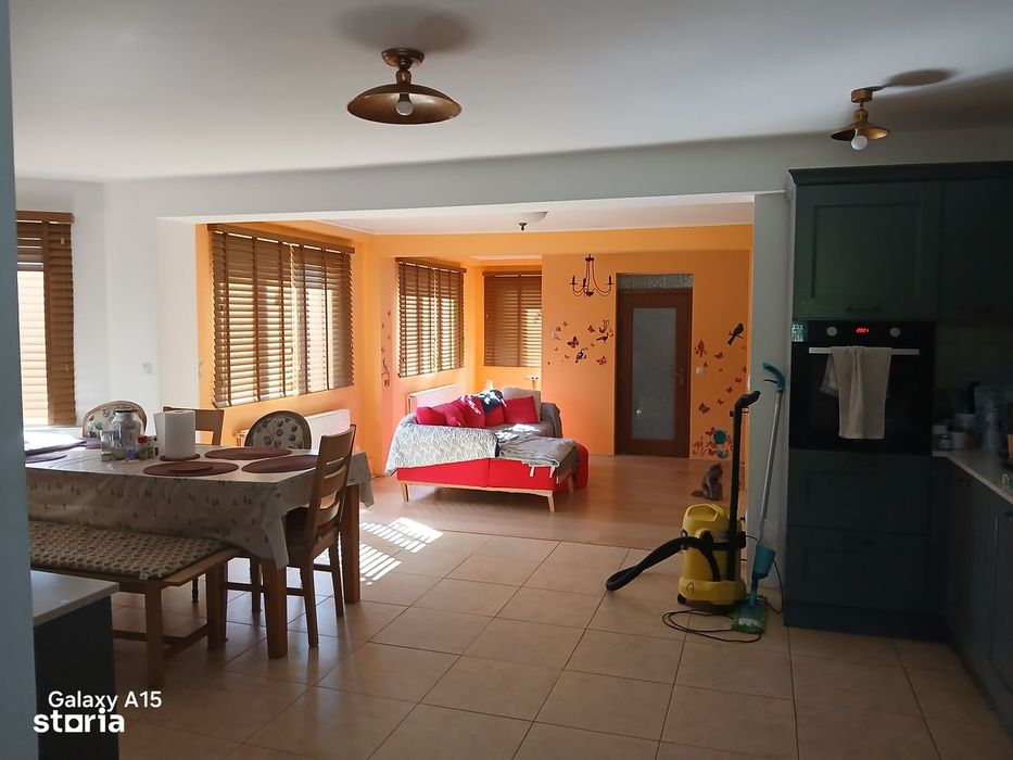 Casa la tara langa Valenii de Munte