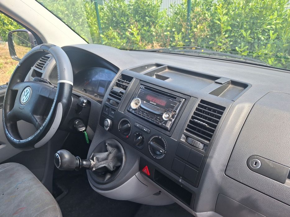 VW  TRANSPORTER T5 2.5 tdi 131 коня.. На Части..