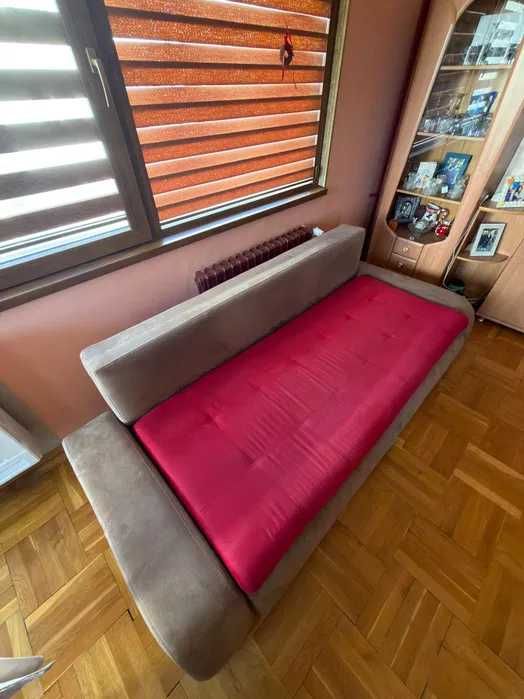 Разтегателен диван - масив, велур, перфектно състояние - 399€