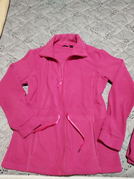 Два екипа в розов цвят Лрр