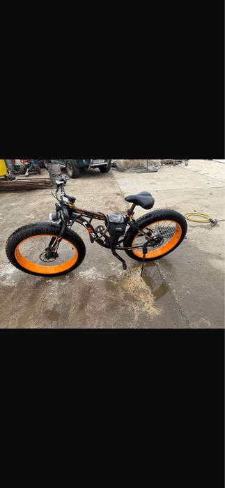 Bicicleta electrica cu roti late
