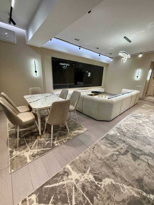 2-комн. квартира 78 м2, 8/11 эт.