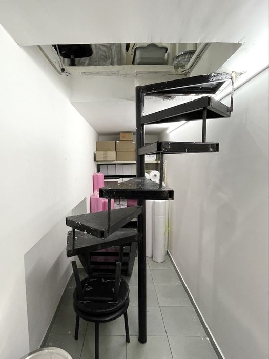 Продаю нежилое помещение