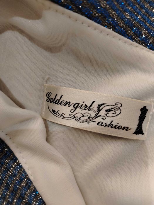 Стархтна е момичета за бал или нещо друго облякана е за 2 часа.