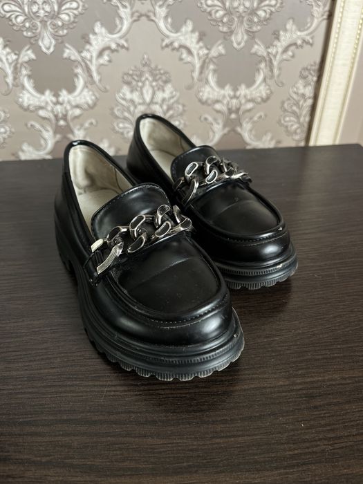 Продам лоферы на девочку