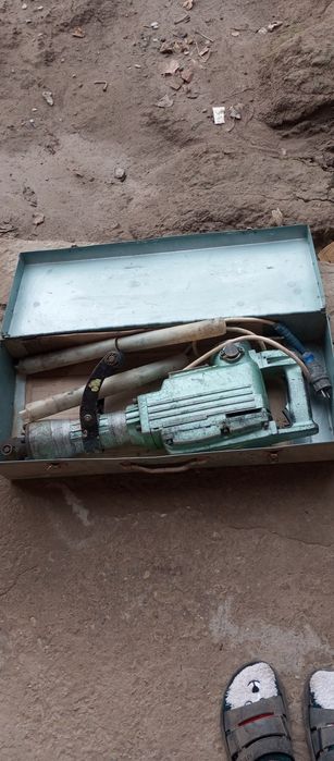 Одбойний перфаратир сотилади