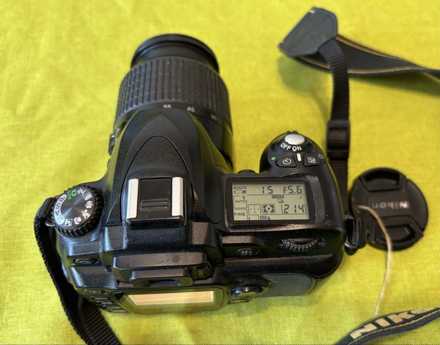 Продавам  фотоапарати NIKON D50  и  PRAKTIKA MTL 3