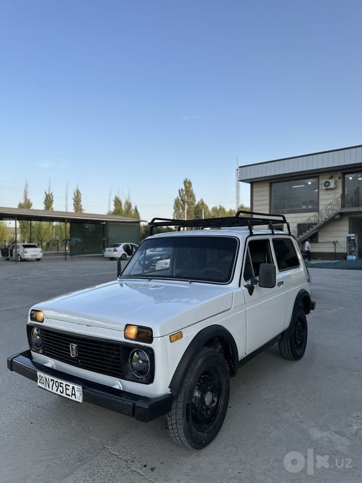 Vaz 2121 NIVA Sotiladi