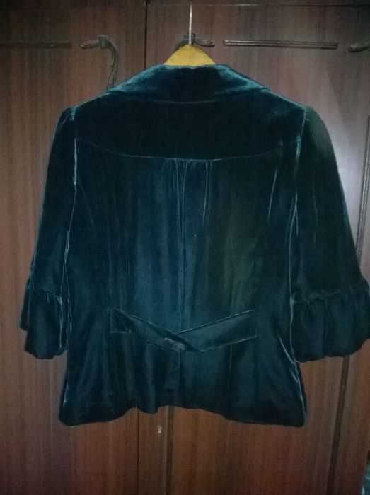 Зелено копринено сако