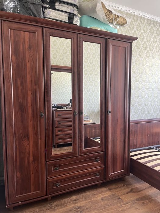 Спальный гарнитур