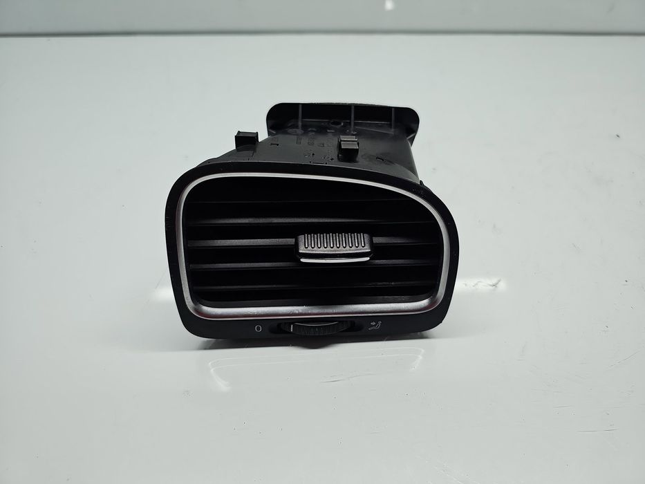 Grila aerisire dreapta Volkswagen Golf 6 (5K1) [Fabr 2009-2013] 5K081