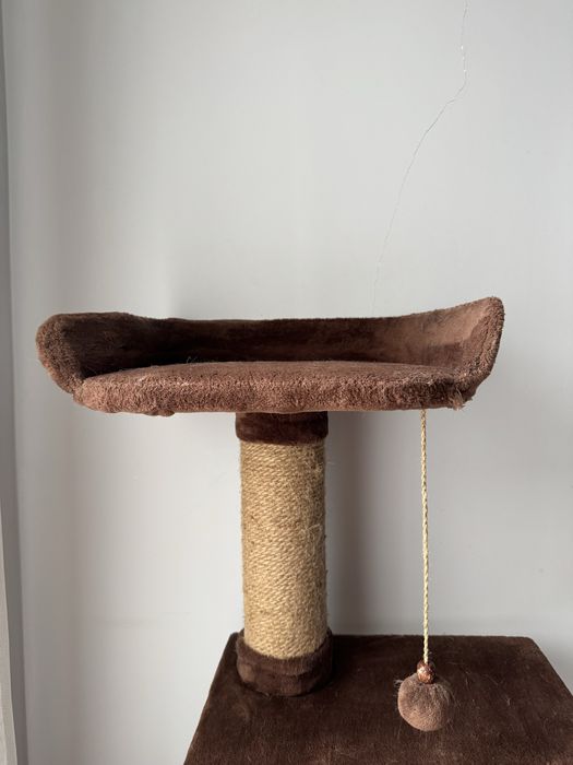 Когтеточка для кошек с домиком