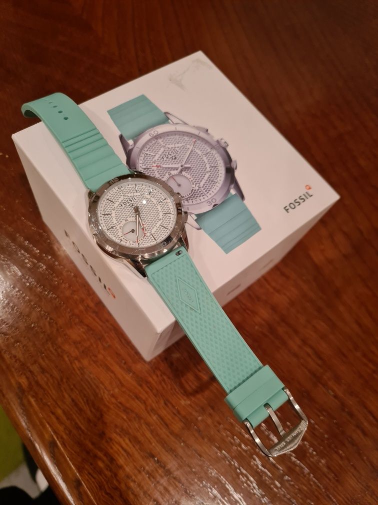 Ceas fossil q hybrid ftw1134 Lupeni OLX.ro