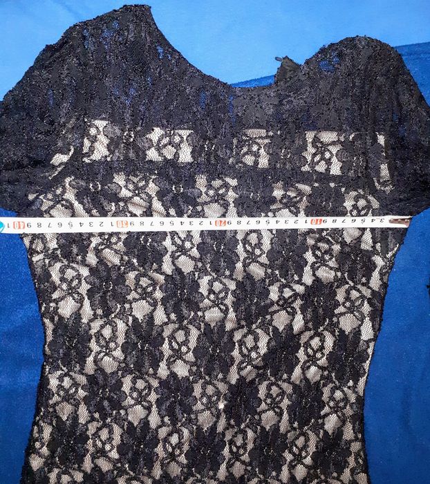 Дамска рокля с дантела