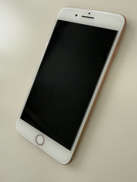 Iphone 8+ в золотом цвете