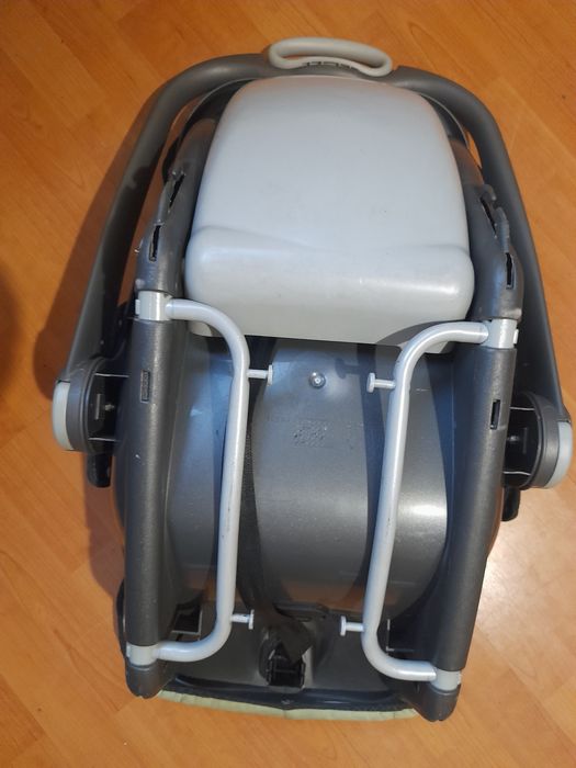 Vând urgent scaun Auto de copil