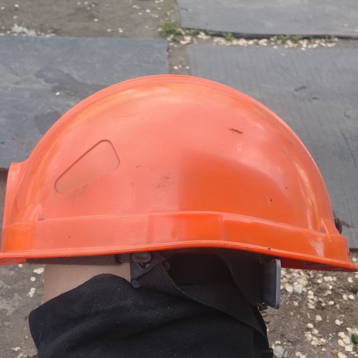 Продам строительную каску