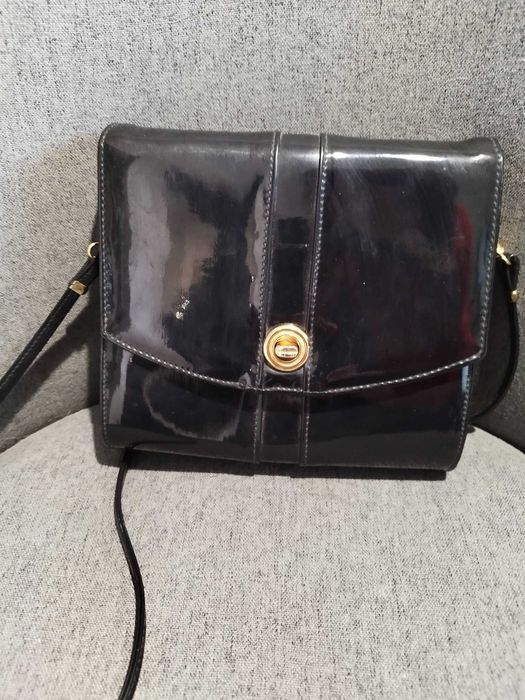 Лачена чанта, отлично състояние