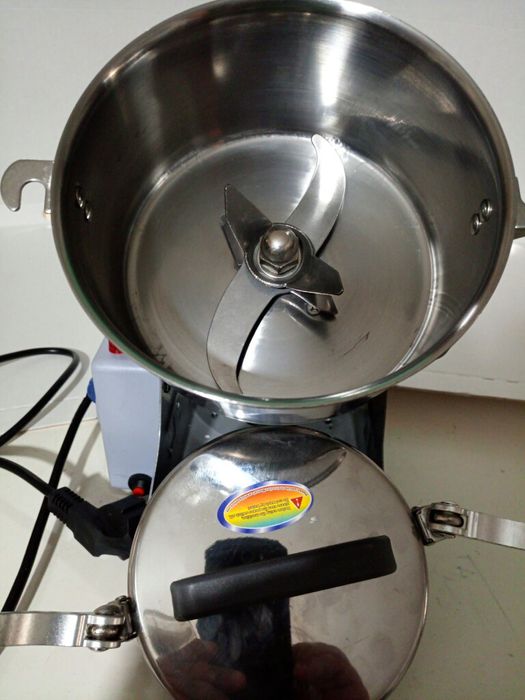 Rasnita Profesionala, 800g/min, 220V, 1400W, Noua, Garantie 1 an