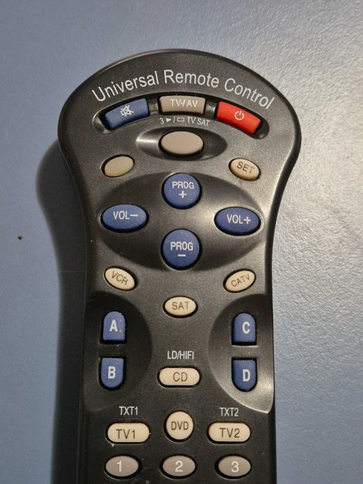 Telecomanda universală model URC001-7A, soluție „9-în-1”