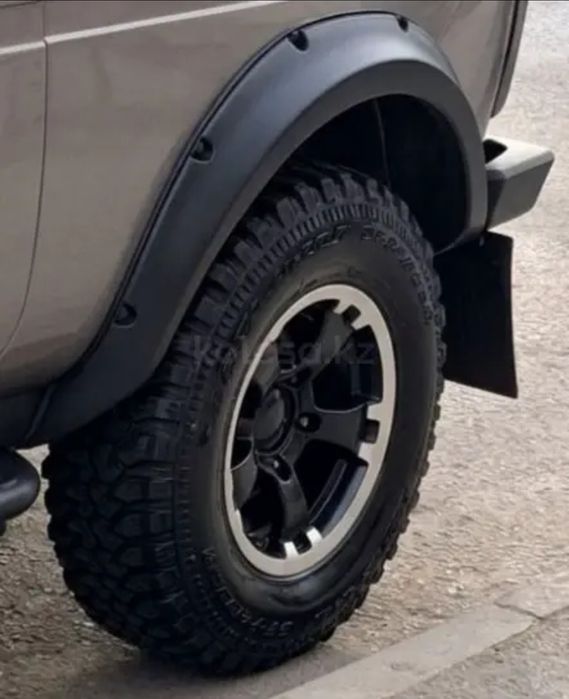 Шина R15 235/75 почти новый