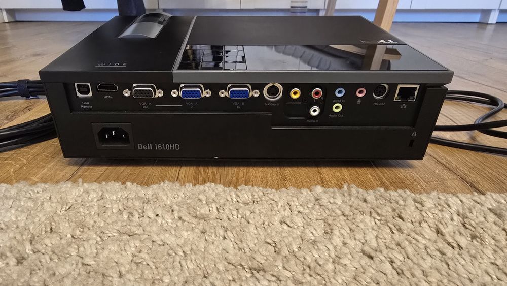 Videoproiector Dell 1610HD – Lampă nouă, stare foarte bună