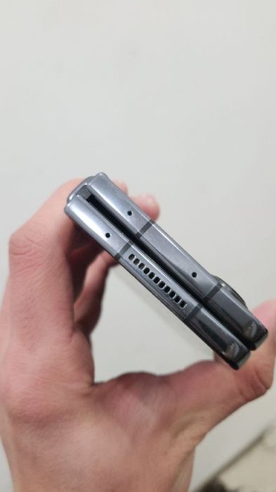 Samsung  galaxy fold 4
Xotira: 12/512
Xolati: 10/9 korpusda bita 2 ta