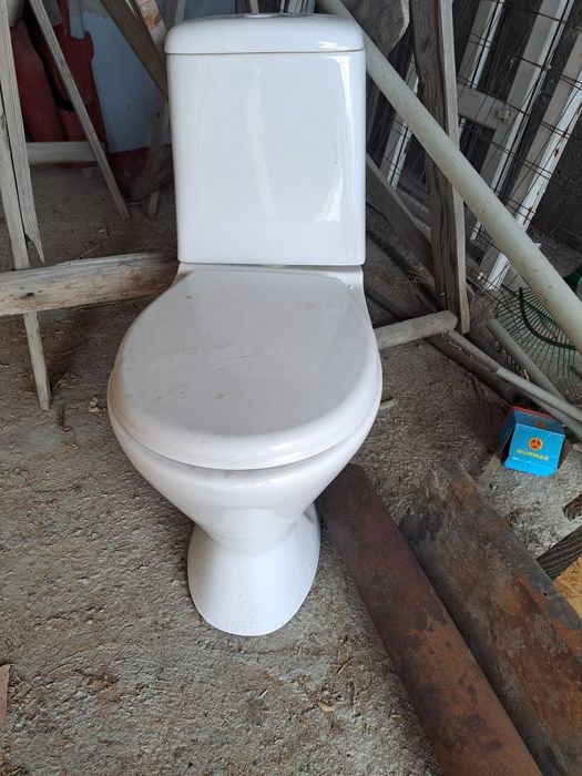 Продам Б/у унитаз