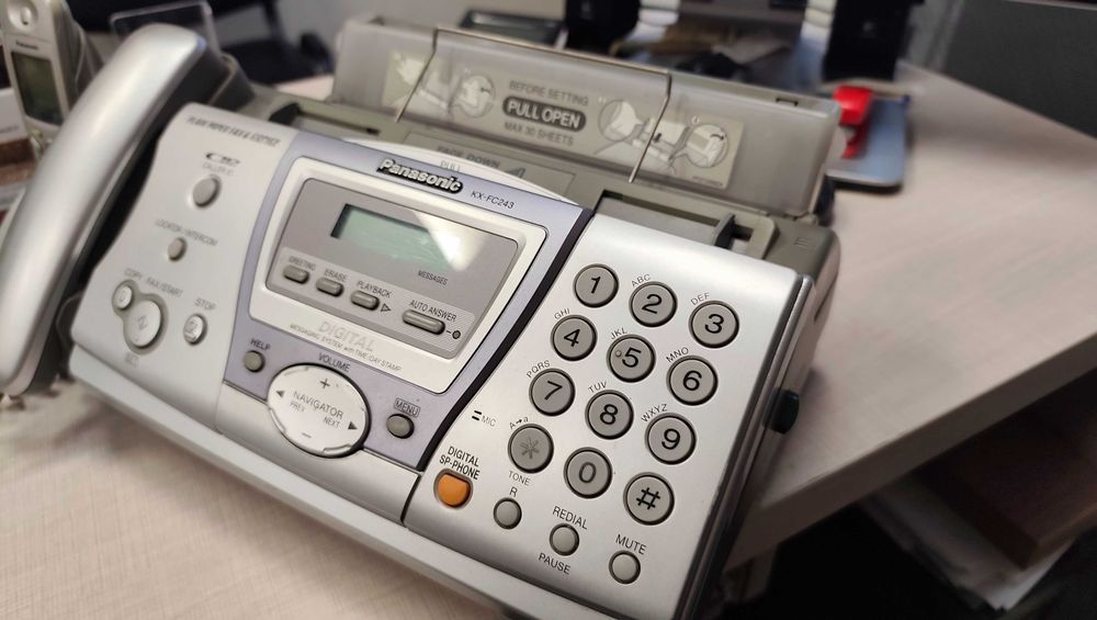 Продавам факс апарат Panasonic