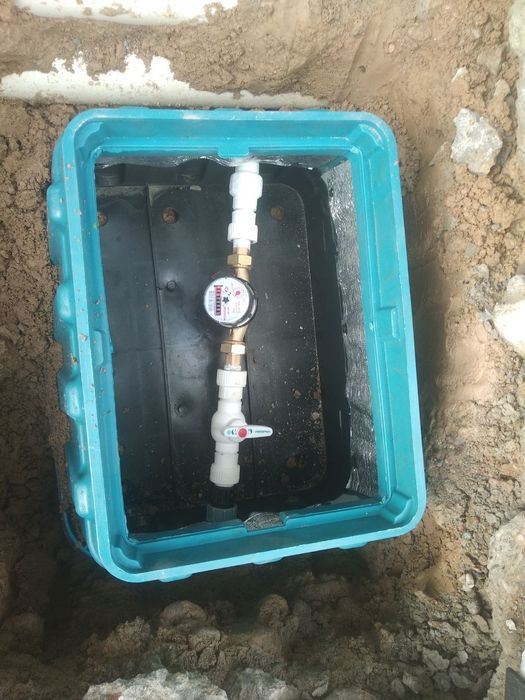 Tyopli pol trubalar kallektor komnatni termostat suvga shochchiklar