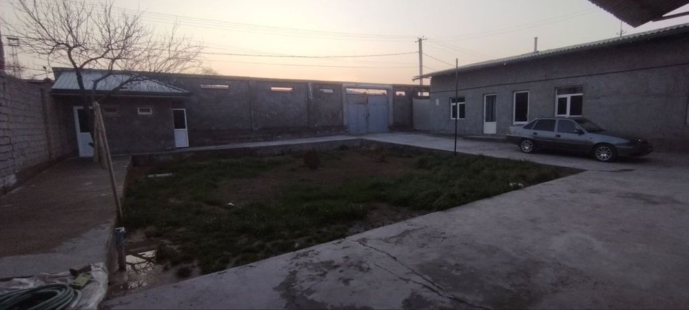 Uy sotiladi 8sotix srochna