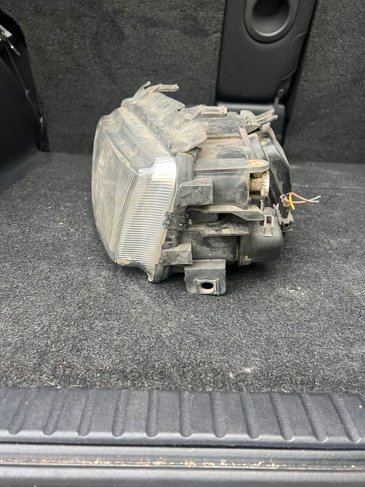 Ляв фар за Audi A4