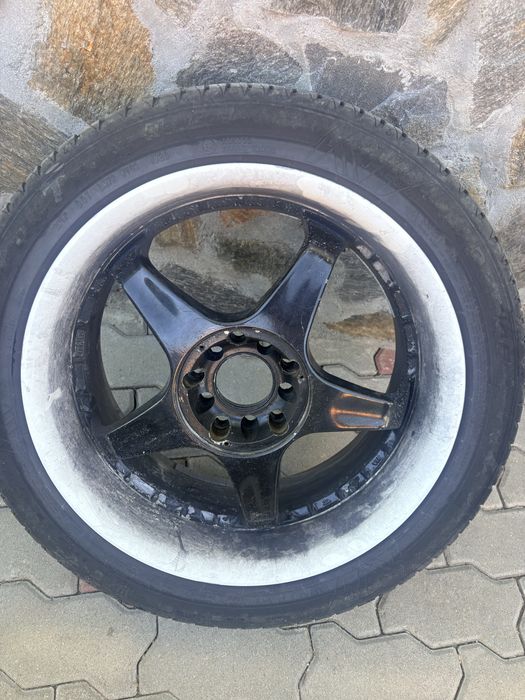 3 cauciucurii si 2 jentii