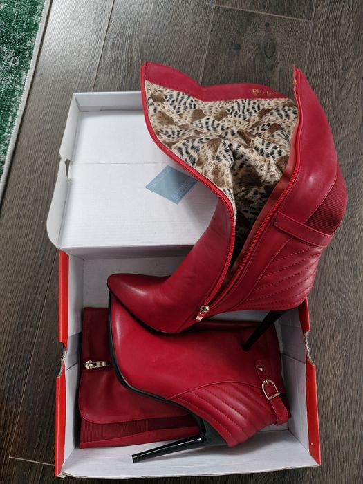 Cizme Roșii noi de vanzare