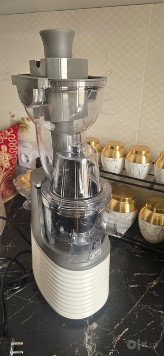 Продам соковыжемалку почти новая