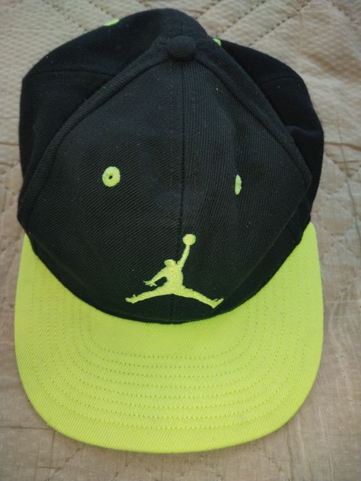 Продавам шапка с козирка Jordan yuoth
