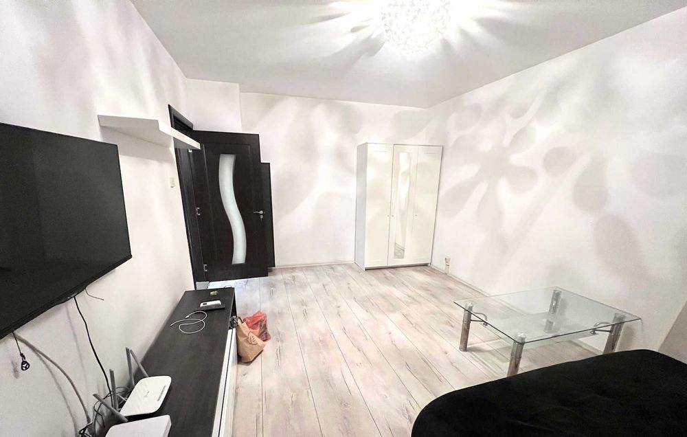 Дава се под наем Тристаен апартамент в Варна, Младост 1 - 70 кв.м за 500 € - Снимка #1