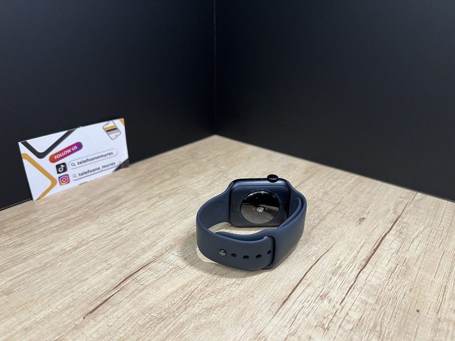 Apple Watch SE3 44mm Midnight Black Midnight Sport Band Second-Hand 2