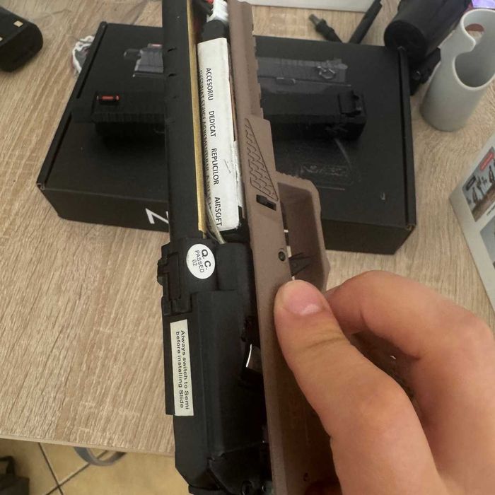 Pistol Novritsch SSE18 Gen2 + toc și platformă coapsă