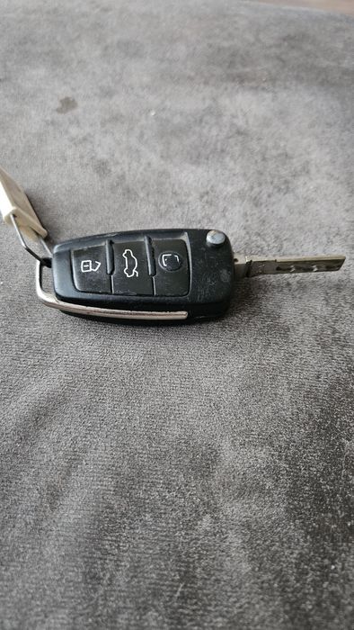 ключ за ауди а4 2006 г.