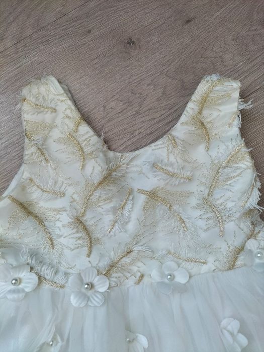 Нарядное платье на девочку