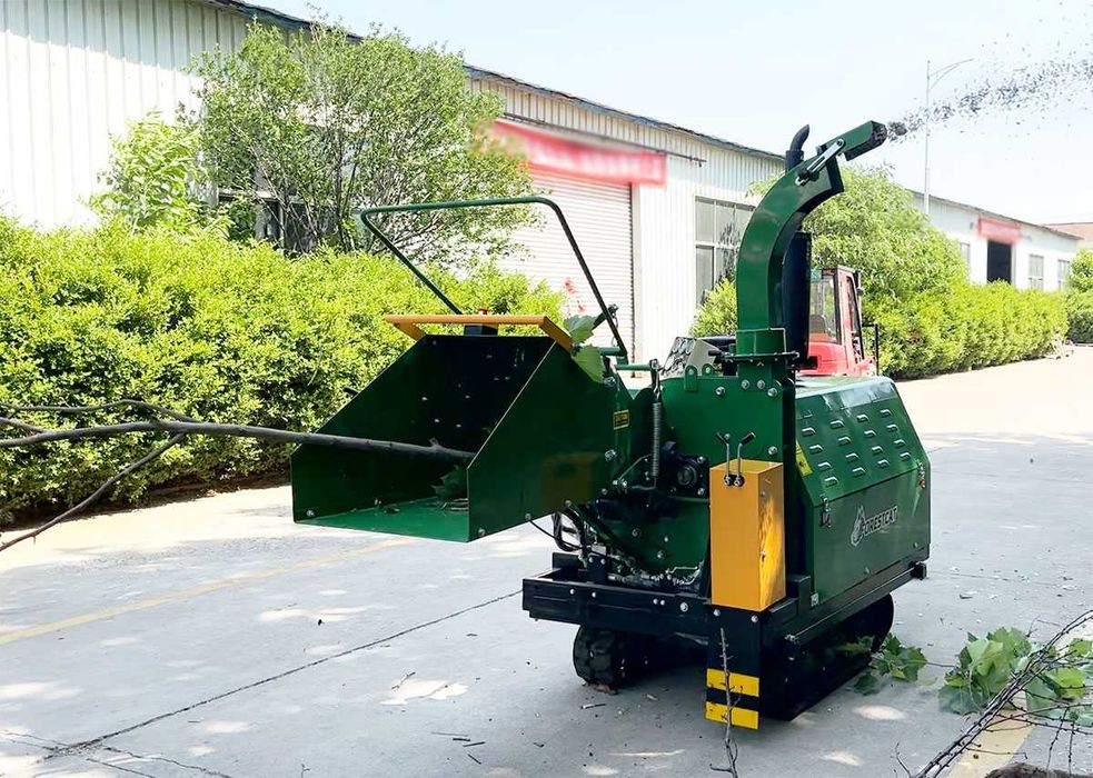 Нова Професионална Самоходна дробилка на клони FOREST CAT40.CN -40к.с.
