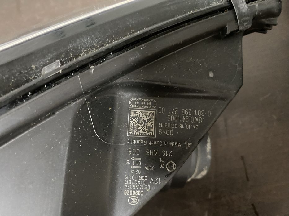 Far stanga bixenon si led Audi A4 B9 an 2016-2019