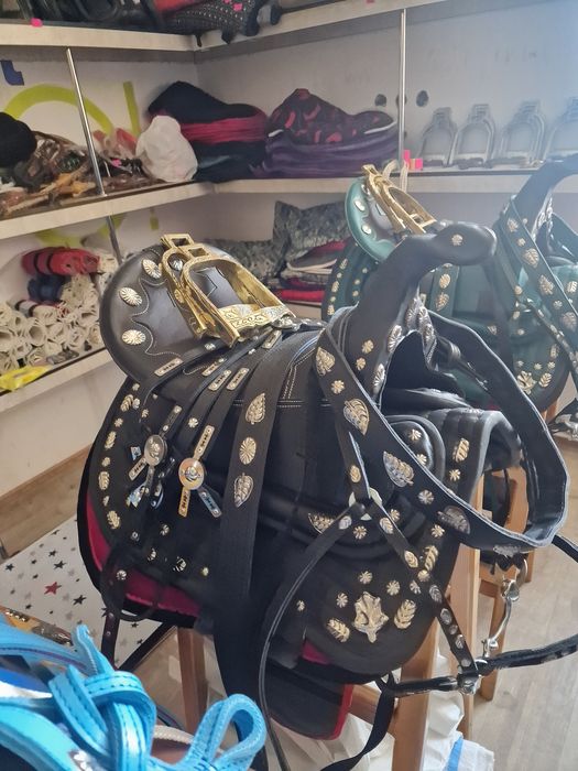 Седло в ташкент есть всё асортимент для лошада