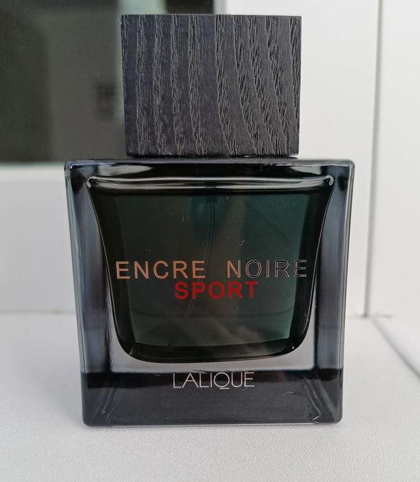Vând parfum bărbătesc