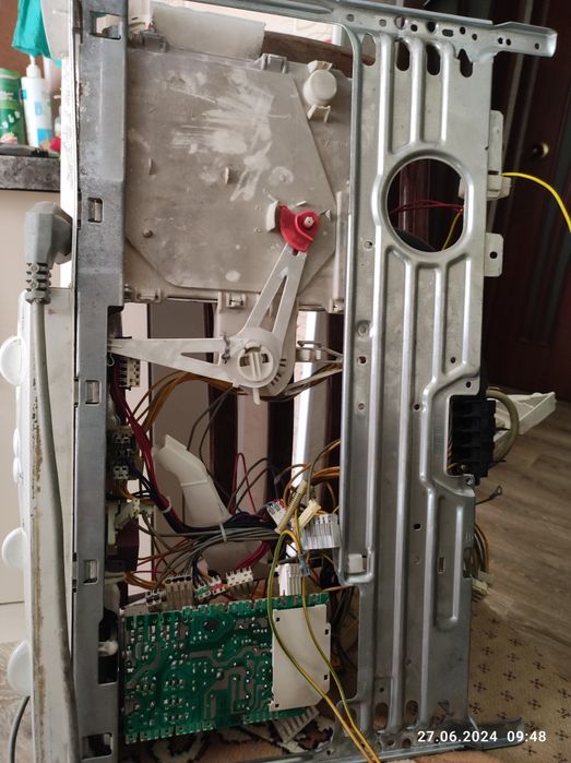 Продам запчасти на стиралку