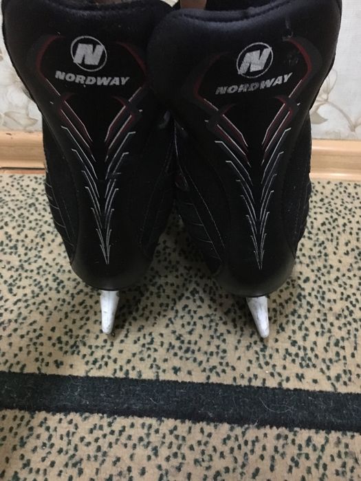 Продаю коньки