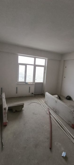 Срочно 3 хоналик 95 м2 7- МКР дан квартира сотилади.