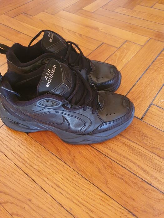 Vand adidasi nike air max..si nike monarch.nr 41