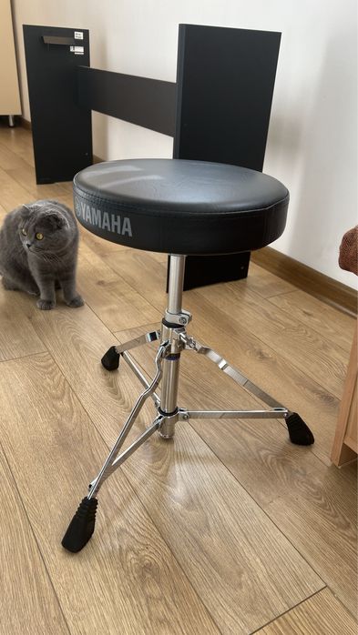 Стул для барабанов Yamaha оригинал, новый, регулируемый
